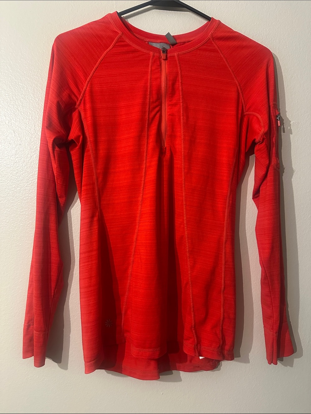 Athleta Size Orange-Red Long Sleeve 1/4 Zip Long Sleeve Zip Arm Pocket Sz M